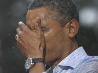 Obama yağışa düşdü
