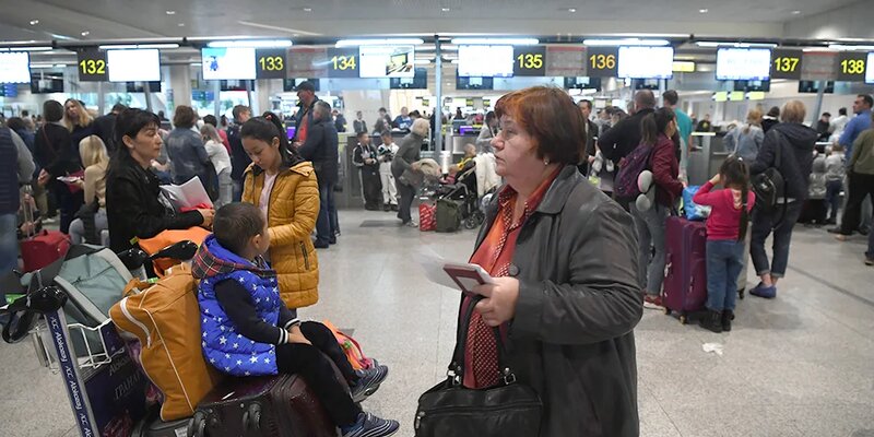 В аэропортах Москвы задержано и отменено почти 170 рейсов
